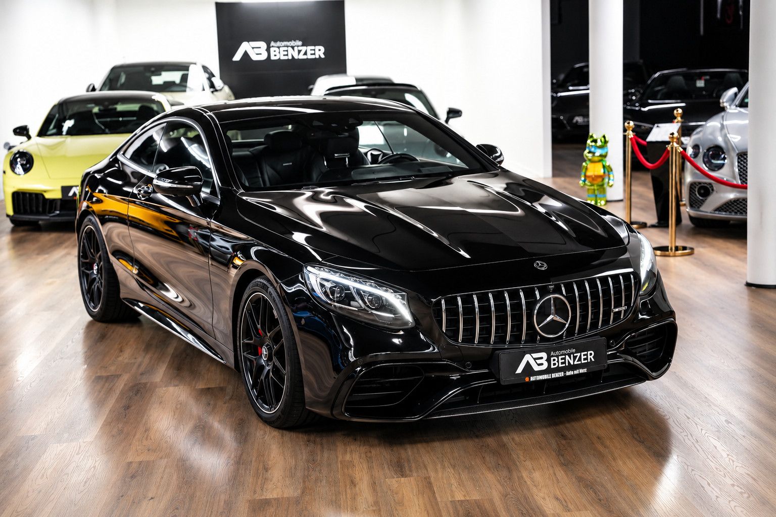 Fahrzeugabbildung Mercedes-Benz S S 63 AMG 4Matic *Pano*Designo*Ambiente*Carbon*