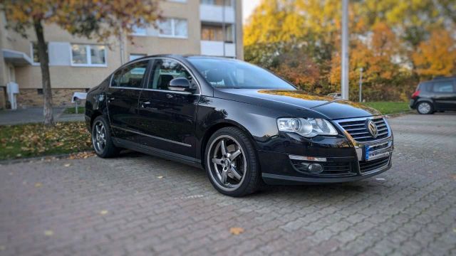 Volkswagen VW PASSAT 3C 2.0 TDI HIGHLINE TÜV NEU DSG ...