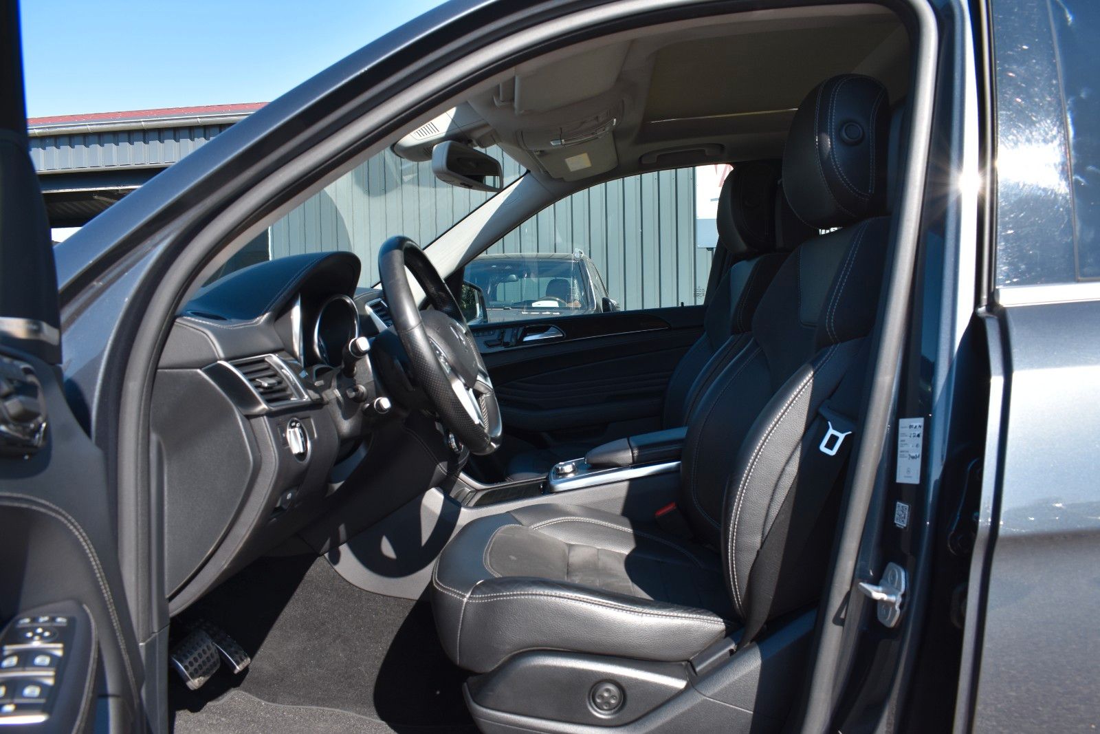 Fahrzeugabbildung Mercedes-Benz ML 350 CDI Display Fond H&K AHK Pano Softclose