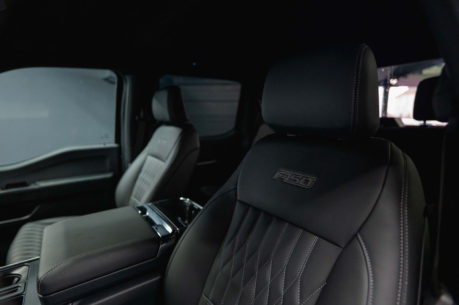 Fahrzeugabbildung Ford F150 5.0L V8 4x4 Offroad SuperCrew RAPTOR 19%