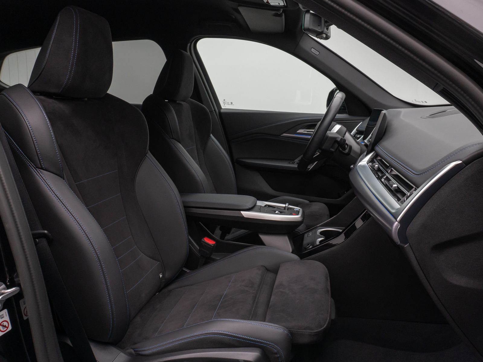 Fahrzeugabbildung BMW iX1 xD30 M Sport Kamera DAB DrivAssist Komfort