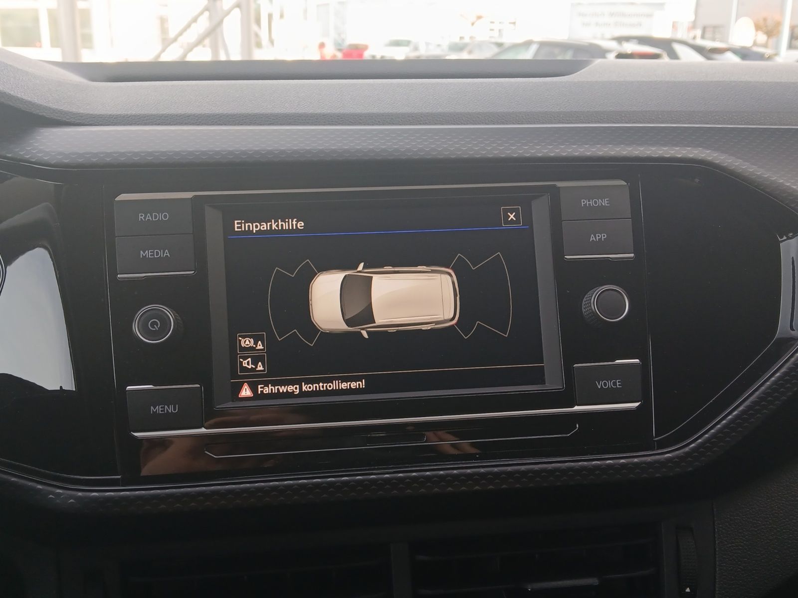 Fahrzeugabbildung Volkswagen T-Cross TSI Life Klima PDC LM