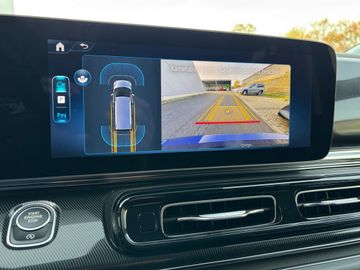 Mercedes V 220 - 9