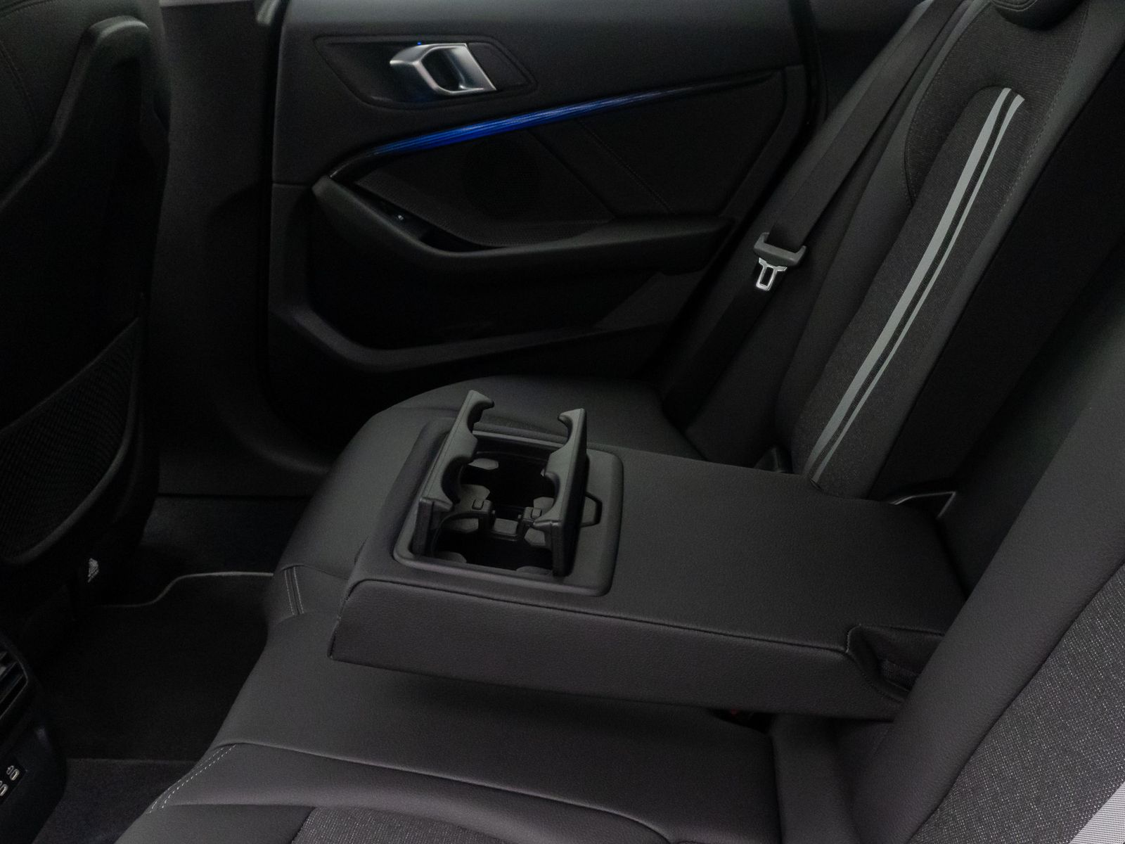 Fahrzeugabbildung BMW 220d Gran Coupé Sport Line DAB HiFi Lenkradheizg