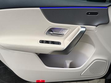 صورة مصغرة 24 لـ 2019 Mercedes-BENZ A 220