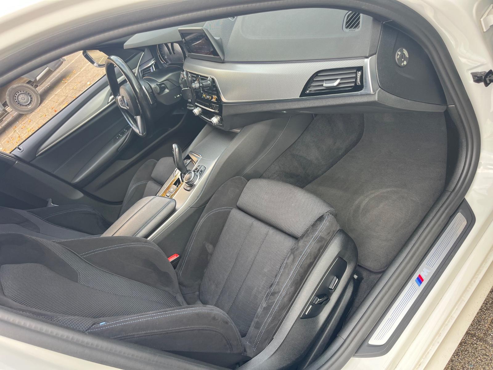 BMW 530d Sport-Aut M Paket LED*Alcantara*Kamera*AHK