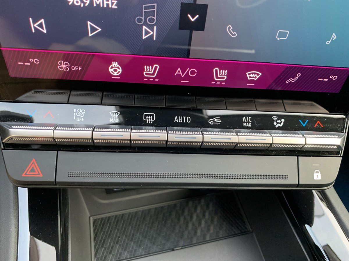 Renault Rafale - Bild 18