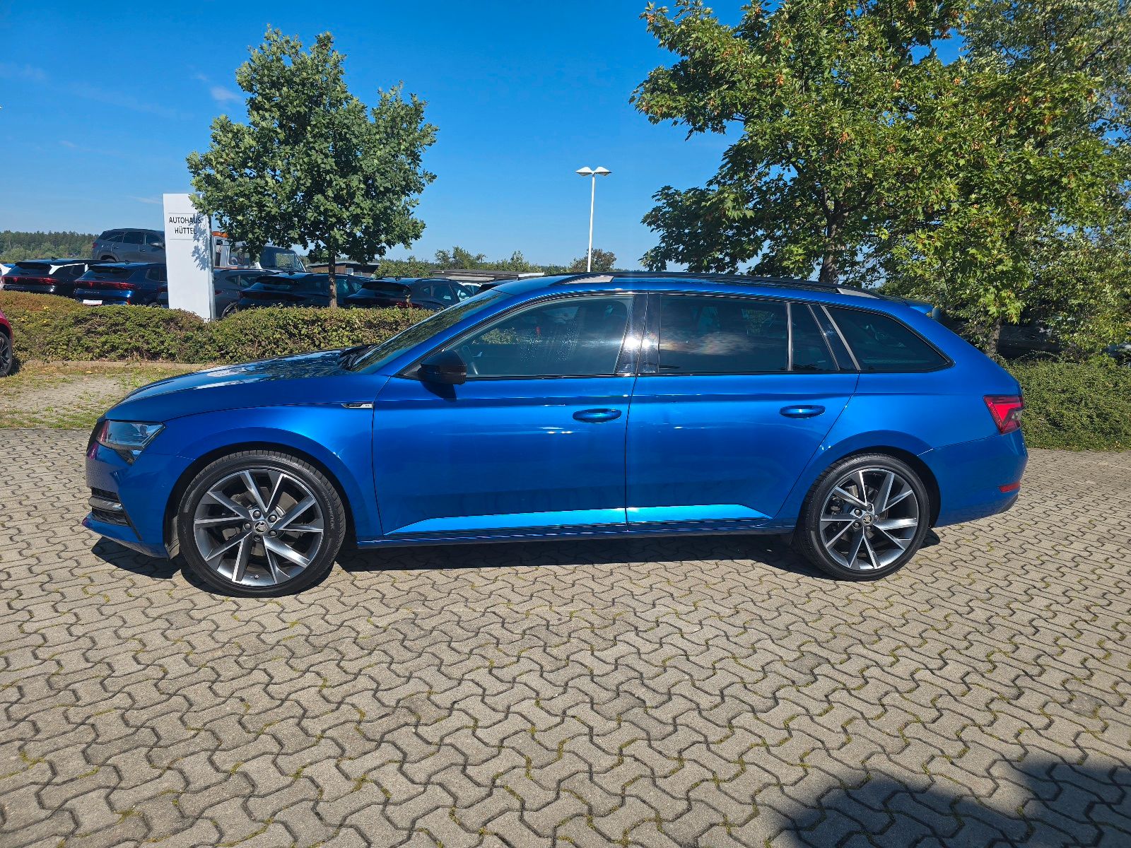 Fahrzeugabbildung SKODA Superb Combi Sportline 4x4 Matrix Navi ACC DCC 4