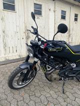 Husqvarna Svartpilen 401  - HUSQVARNA SVARTPILEN 401