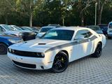 Dodge Challenger 5.7L V8 HEMI Automatik TÜV NEU  - Dodge Gebrauchtwagen von 2016