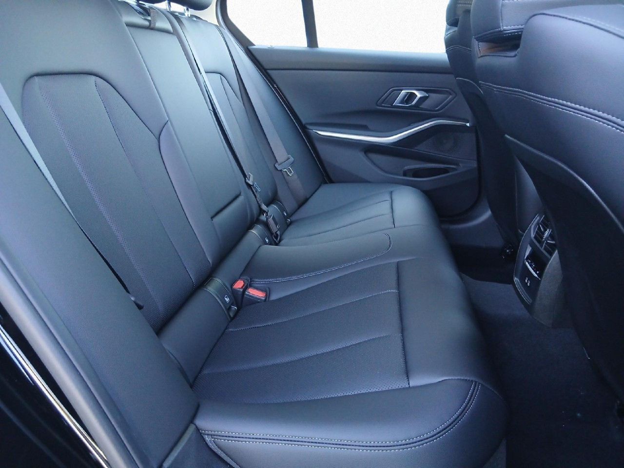 BMW 330 - Bild 13