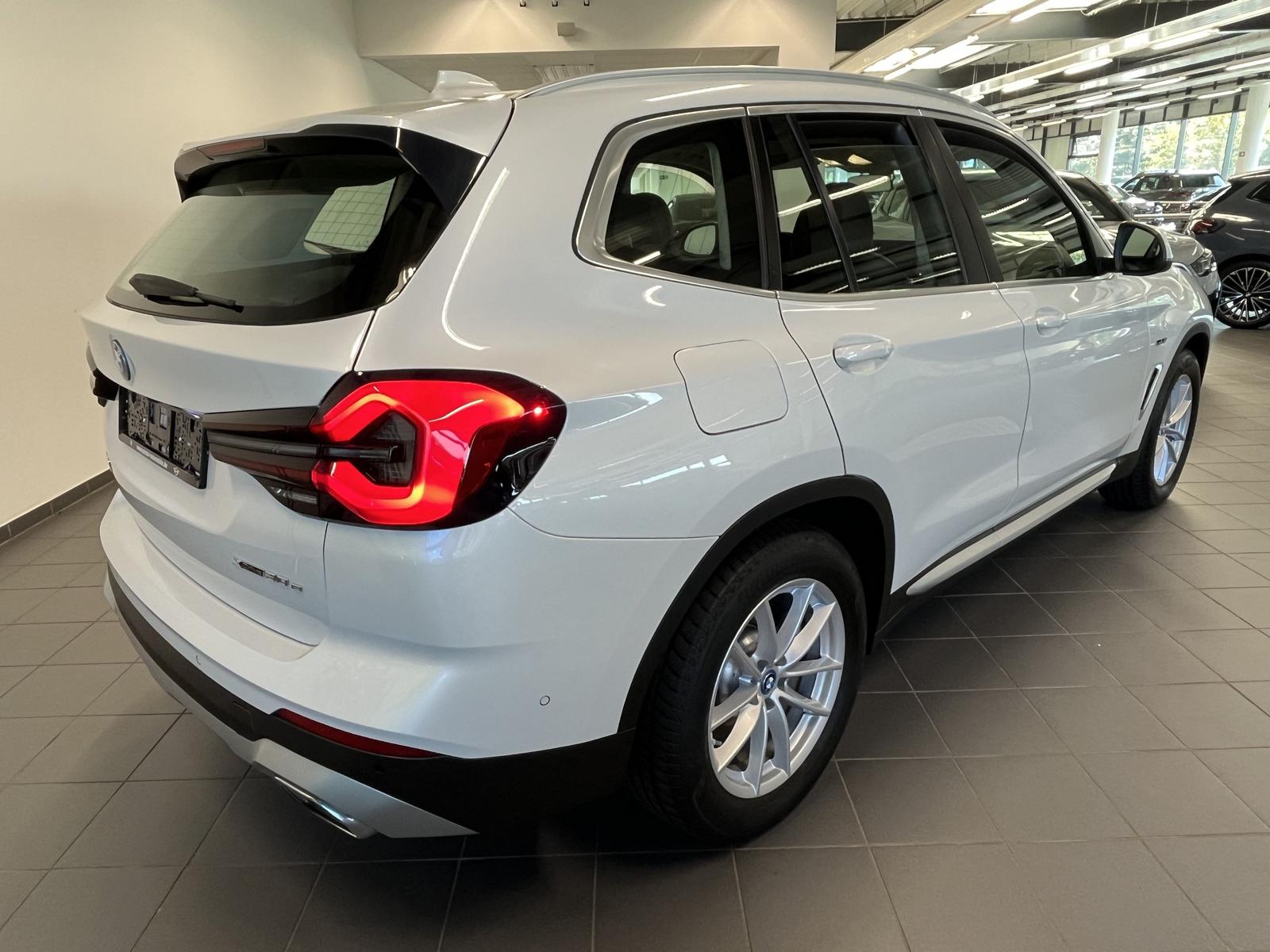 BMW X3 xDrive30e HUD RFK NAVI Standh. LED Laser DAB