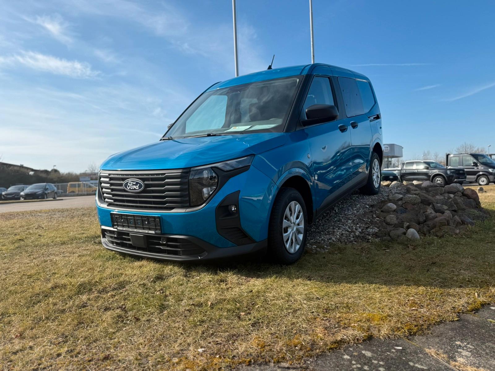 Ford Transit Courier DoKa AHK/LED/Automatik/5-Sitze!!