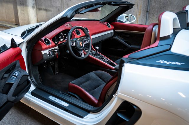 Porsche Boxster 718 Spyder Approved Classic Interieur