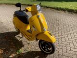 Vespa GTS 300 Supersport in Gelb - VESPA 300 GTS SUPERSPORT