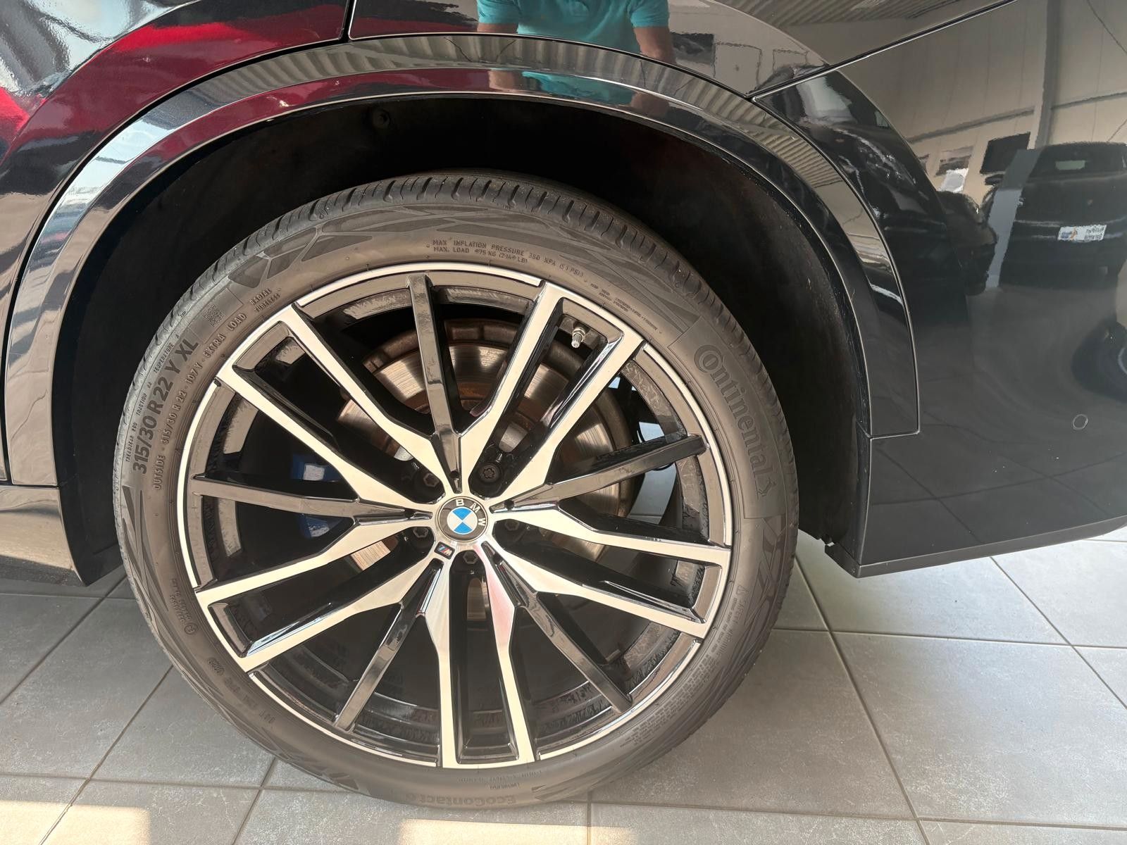 Fahrzeugabbildung BMW X5  M50D,SKYLOU;22,LASER,HUD,PANO;