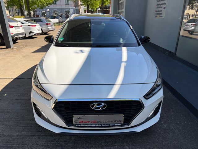 Fahrzeugabbildung Hyundai i30 cw Passion Automatik+CarPlay+Panorama+Navi+