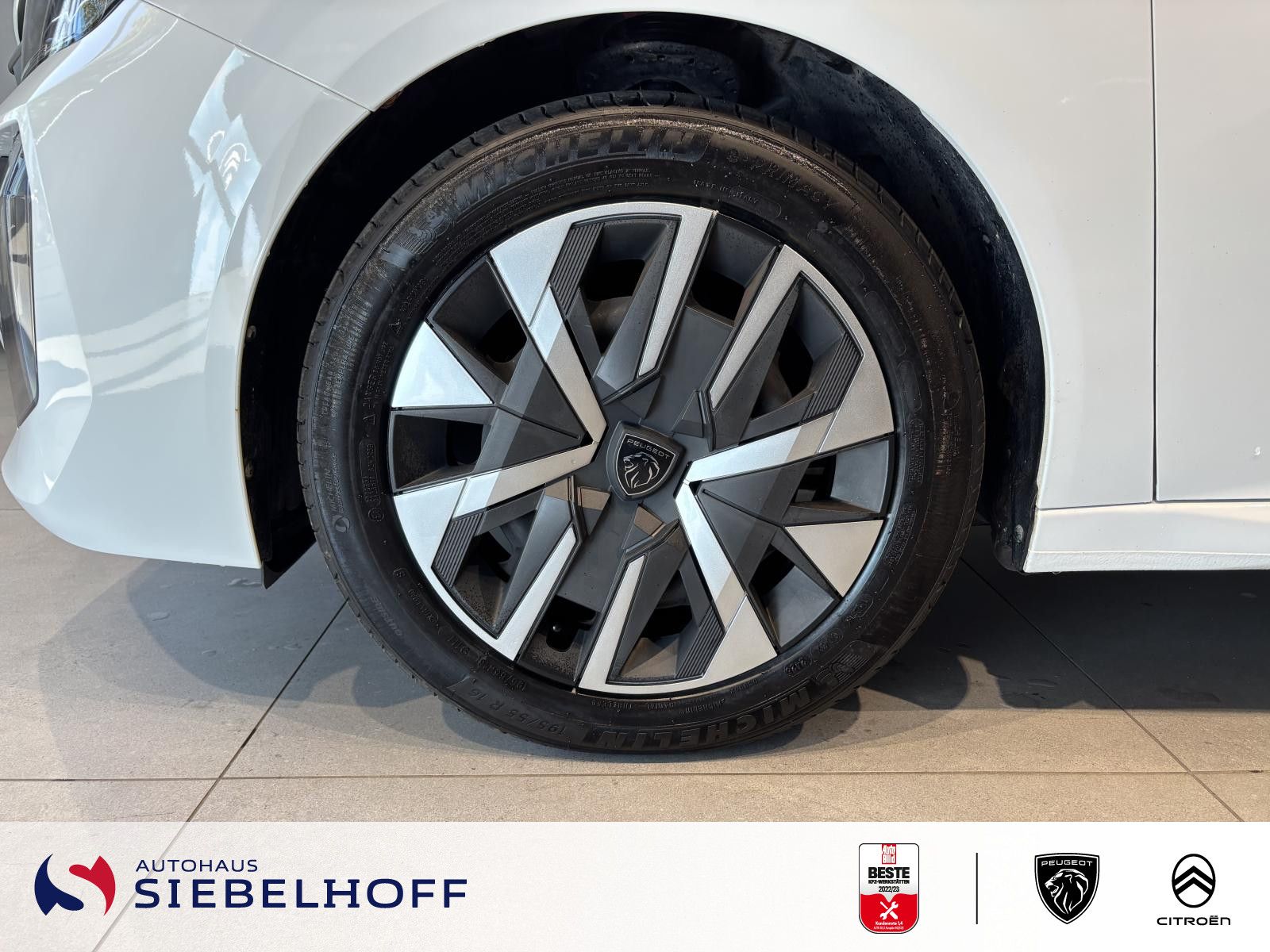 Peugeot 208 - Bild 18