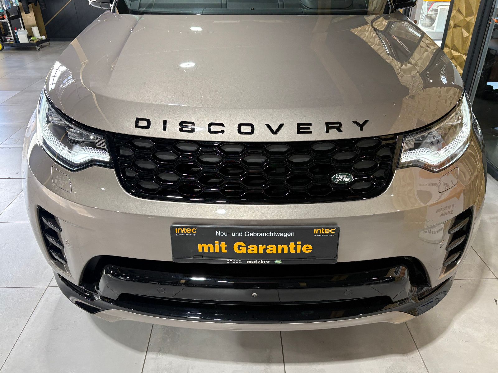 Fahrzeugabbildung Land Rover Discovery 5 R-Dynamic HSE D300 AWD/7-SITZ/360°/