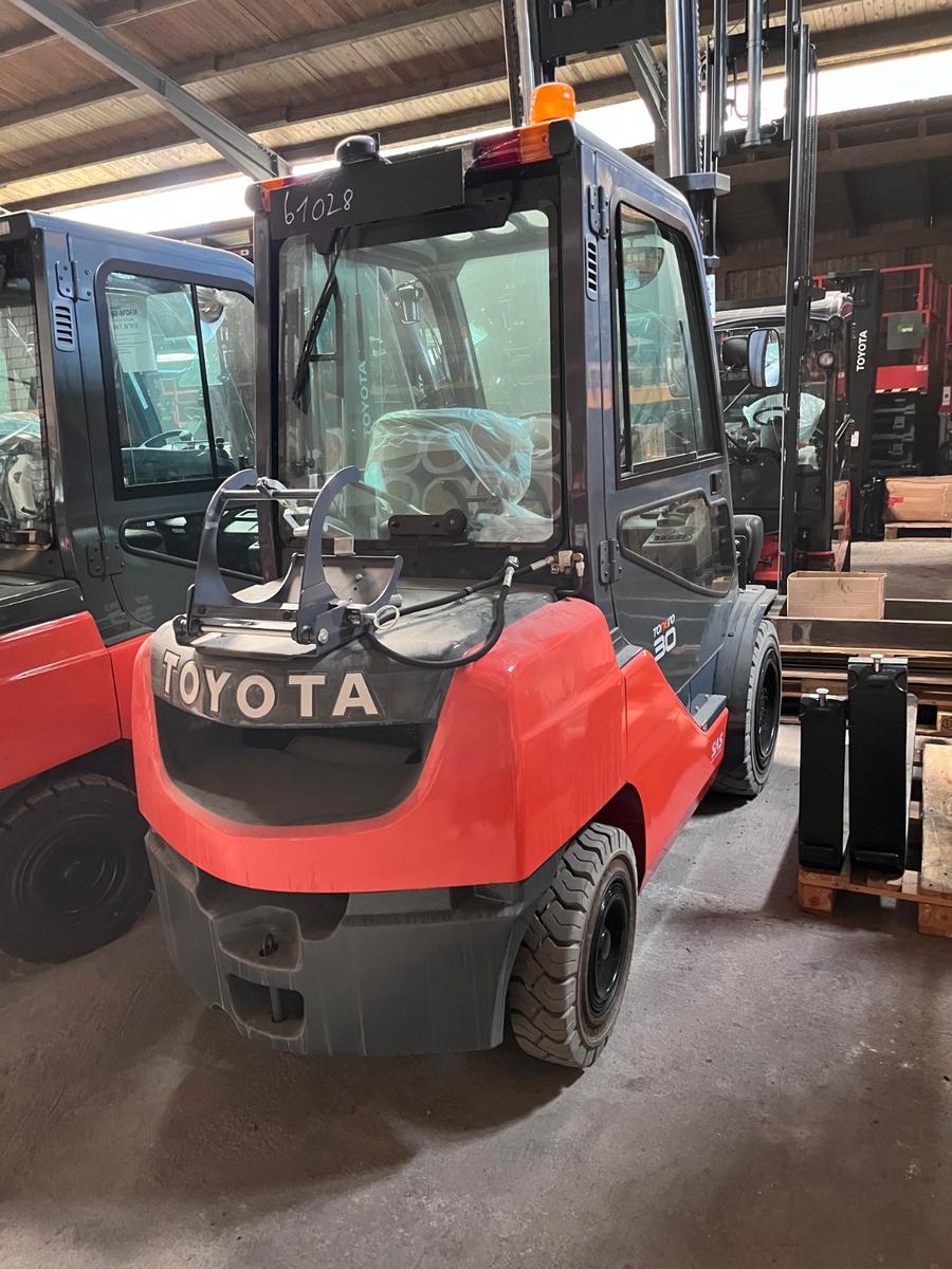 Toyota Treibgasstapler 02-8FGJF35-60445 überjährig