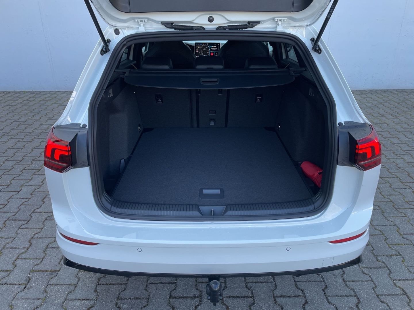 Golf Variant VIII 1.5 eTSI DSG R-Line AHK/Kamera