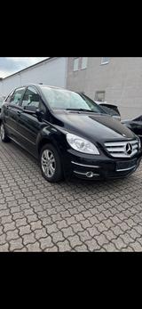 Mercedes-Benz B-Klasse 180 Baujahr 2009  März 2027 TÜV b... - Mercedes-Benz 200 in Frankfurt (Main)