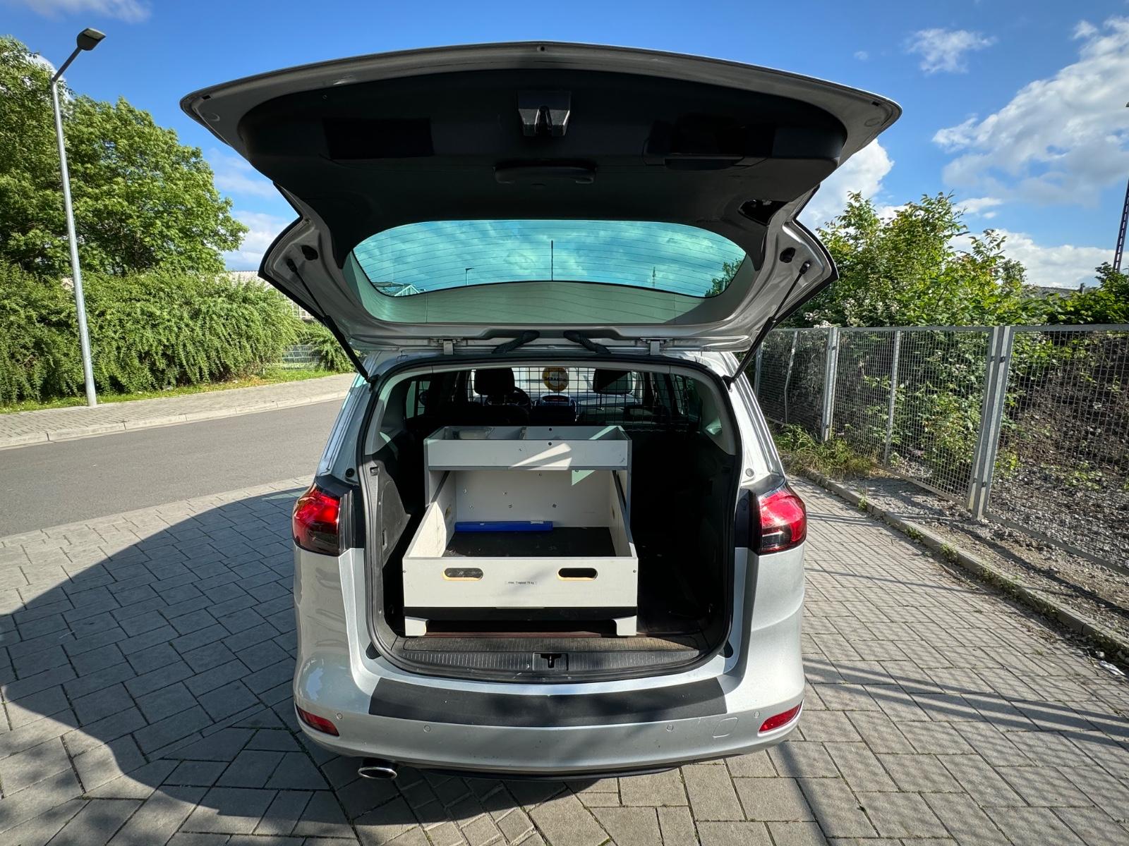 Opel Zafira 2012 — photo 10
