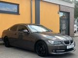 BMW 330i Coupe *2.Hand+S-Dach+Navi+PDC+Bi-Xenon+H&K* - BMW 3er Reihe aus 2011: Coupe
