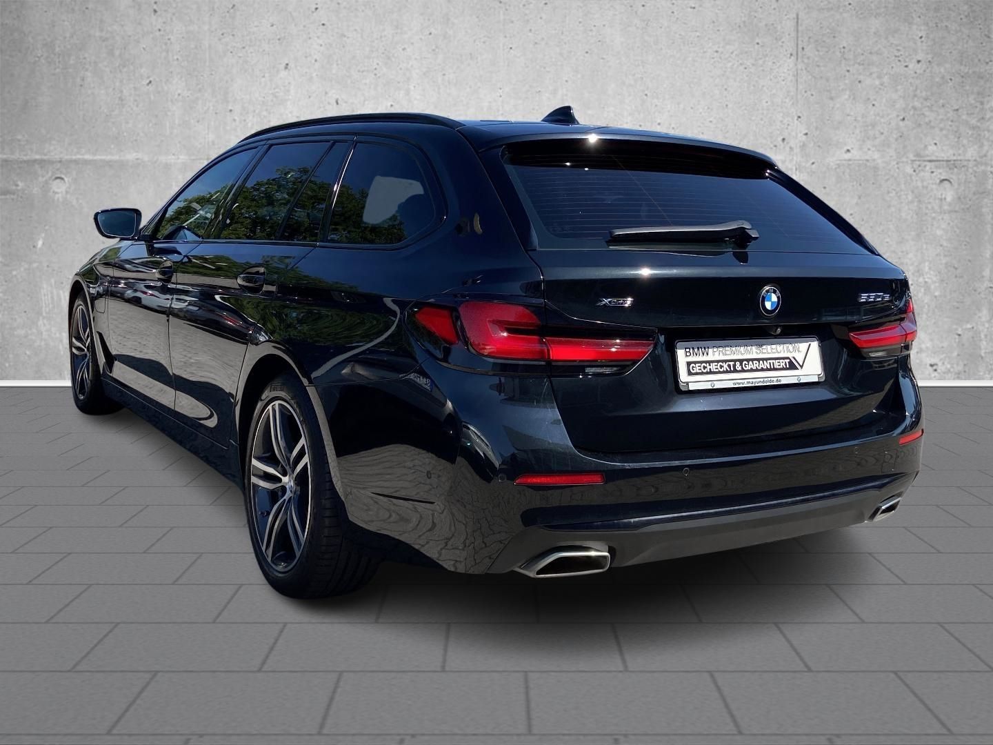 BMW 530 e xDrive Touring HUD AHK Pano Navi PA HiFi foto 5