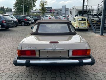 Mercedes-Benz SL 560