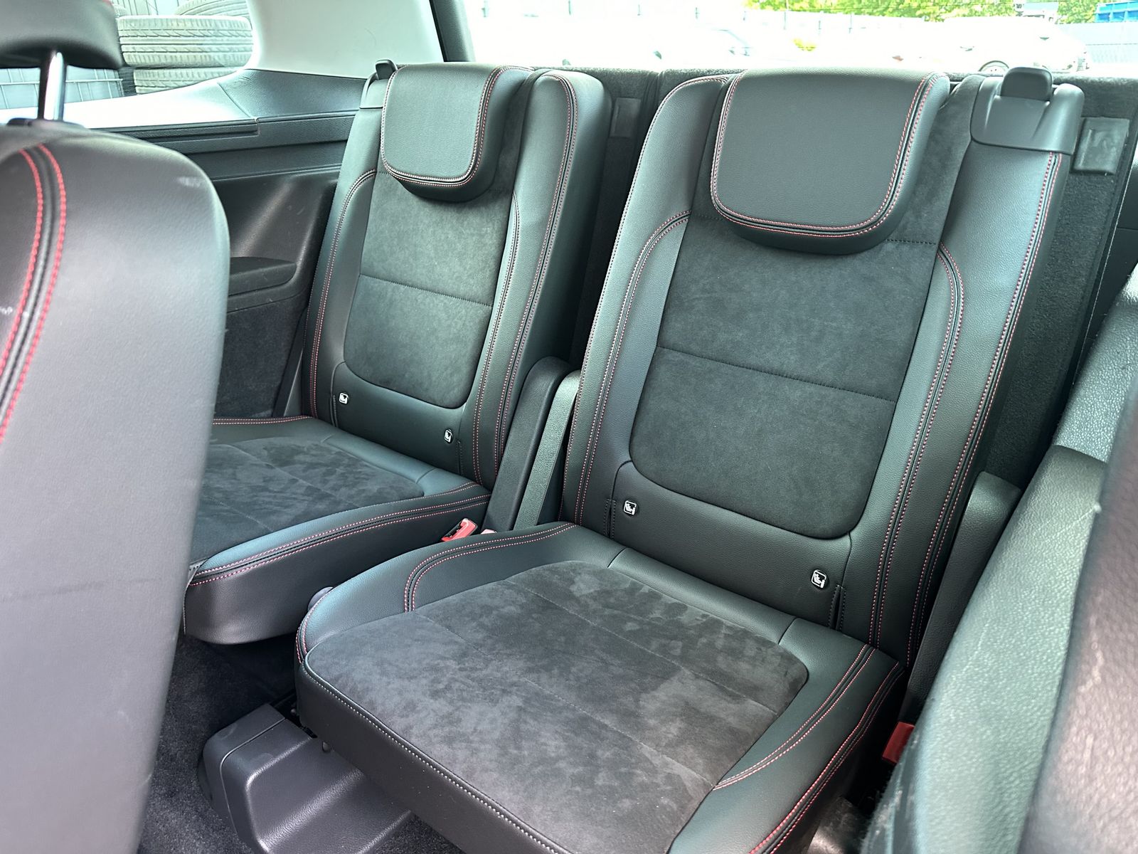 Fahrzeugabbildung SEAT Alhambra 2.0 TDI DSG 4D FR 7-Sitzer NAV+XEN+AHK