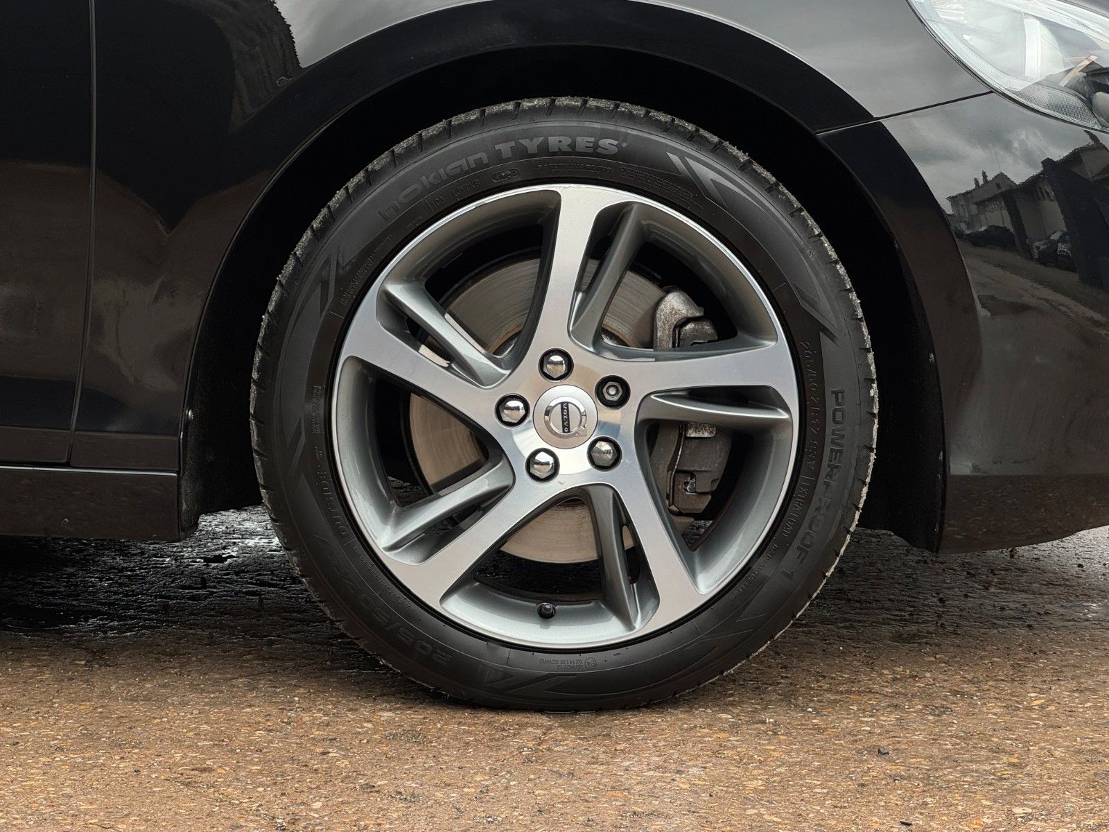 Fahrzeugabbildung Volvo V40 1.5 112kw/152ps Autom. Kam Temp Navi Sensus