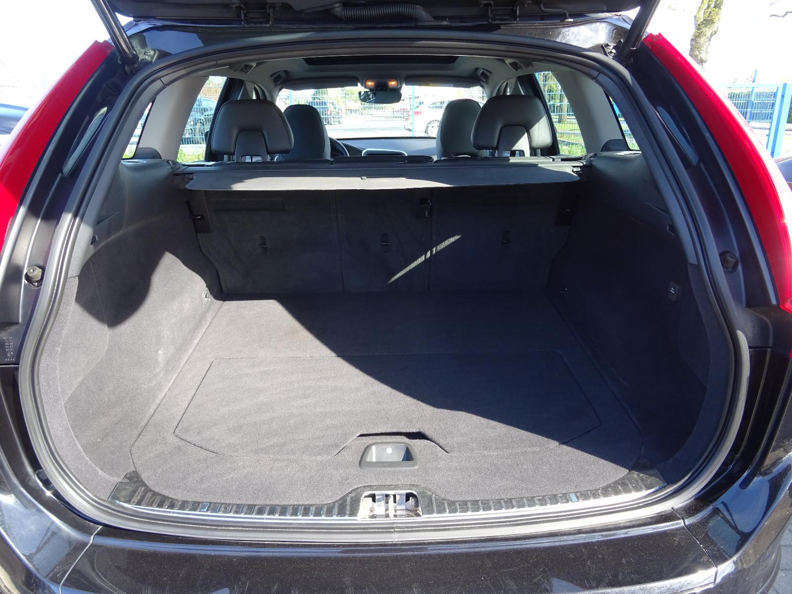 VOLVO XC60 2.0 253ch SUMMUM AWD BVA Toit ouvrant Sièges chauffants cuir - 2EME MAIN