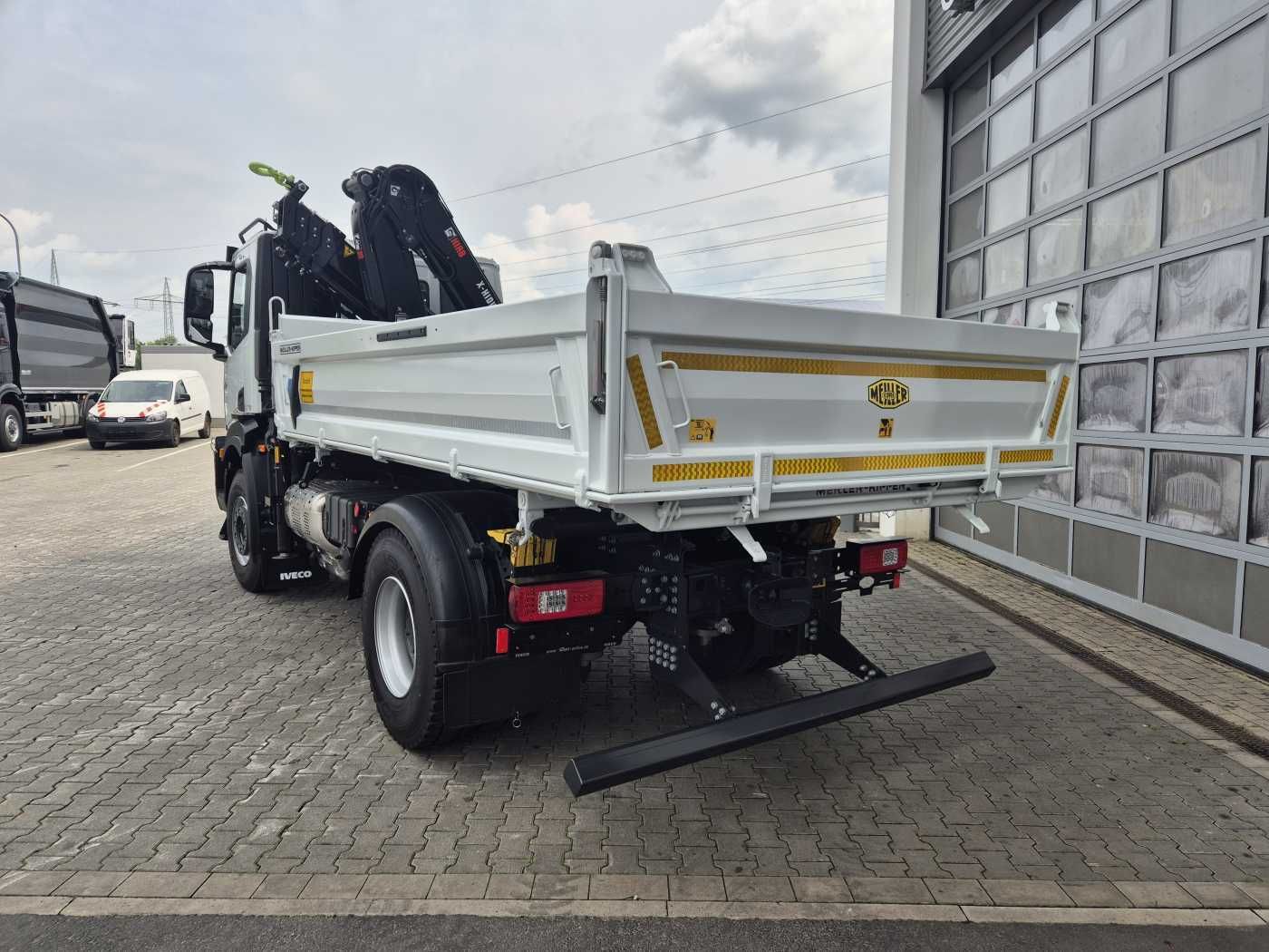 Fahrzeugabbildung Iveco X-Way AD200X42/P HR OFF Hiab X-HIDUO 118E-3 Funk