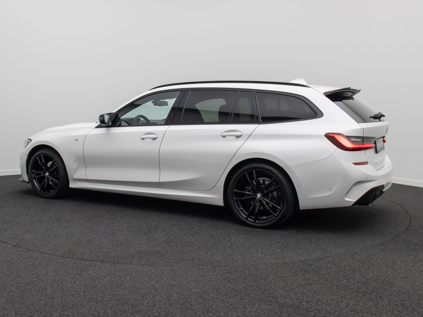 Fahrzeugabbildung BMW 320d xD M Sport ACC Kamera HUD AHK Laser DAB 19"