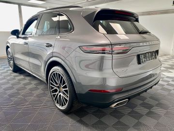 Porsche Cayenne - 4
