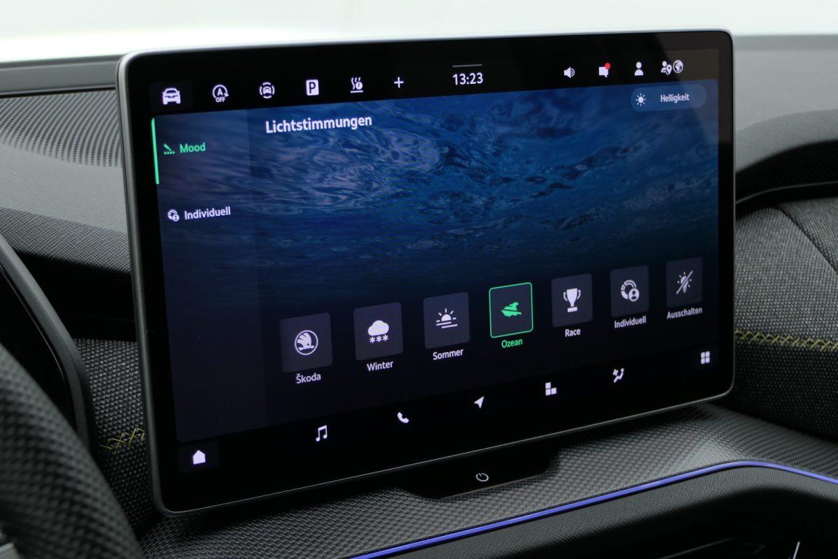 Skoda Kodiaq 1.5 TSI DSG+7SITZ+STANDHZ+CAM+MATRIX+NAV+