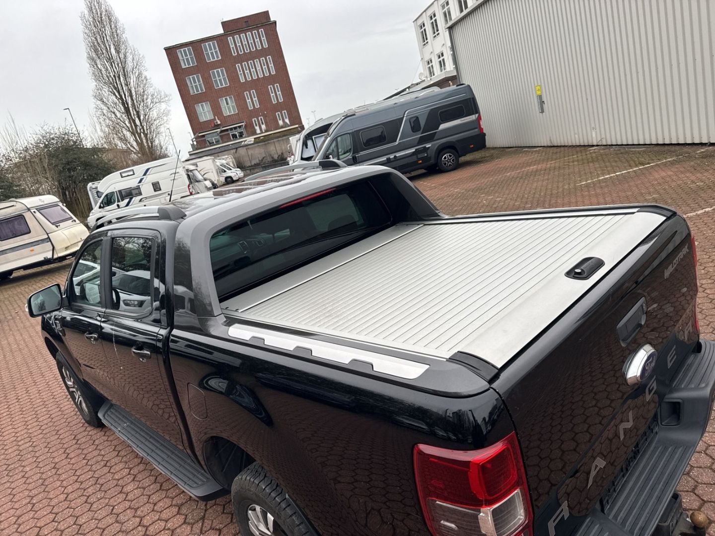 Fahrzeugabbildung Ford Ranger Wildtrak Doppelkabine 4x4 3.2 TDCi AHK Na