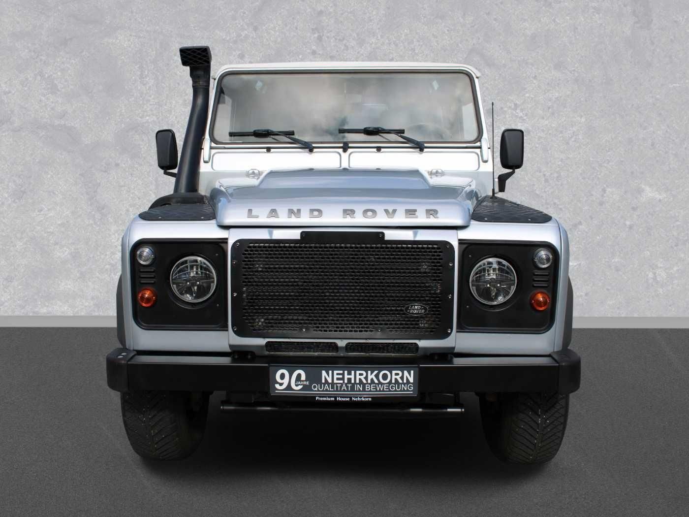 Fahrzeugabbildung Land Rover Defender Station Wagon Diesel  3-Türer 90 TD4 S