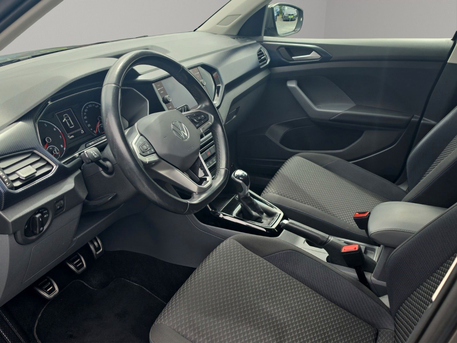 Fahrzeugabbildung Volkswagen T-Cross United NAVI SHZ PDC APP-CONNECT