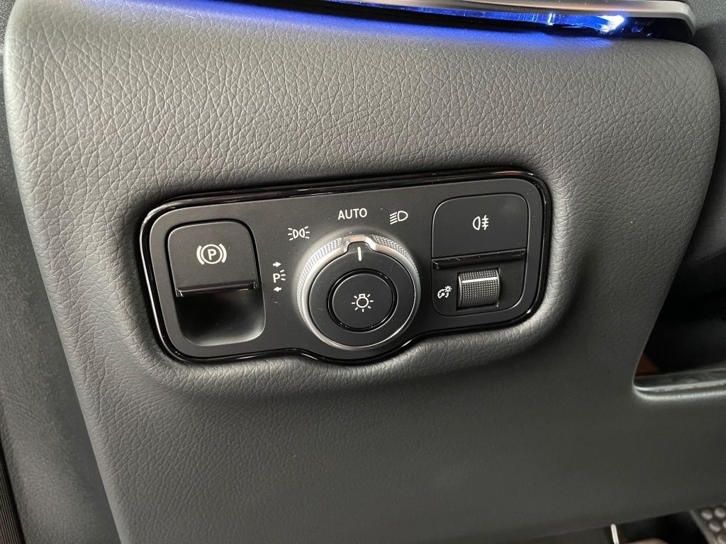 Fahrzeugabbildung Mercedes-Benz V 250 d Style lang AMG, STHZ, Sound, LED, Navi