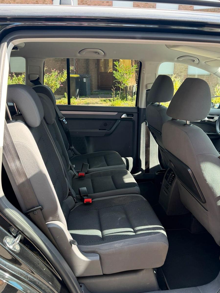 Volkswagen Touran 2011 — photo 6