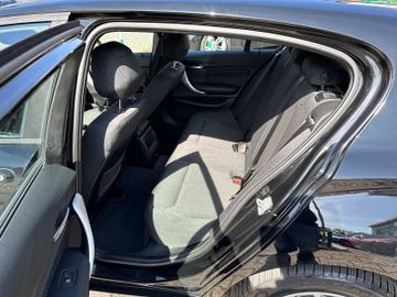 Fahrzeugabbildung BMW 116 Baureihe 1 Lim. 5-trg. 116i Advantage PDC