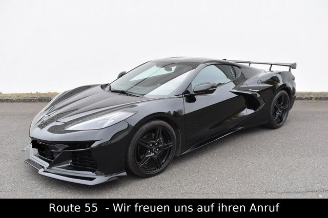 Corvette C8 6.2 Stingray V8 Targa Bose LED rote Gurte