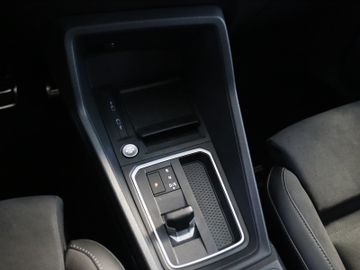 Volkswagen Caddy Maxi eHYBRID DSG LED ACC AHK KAMERA 7SITZ