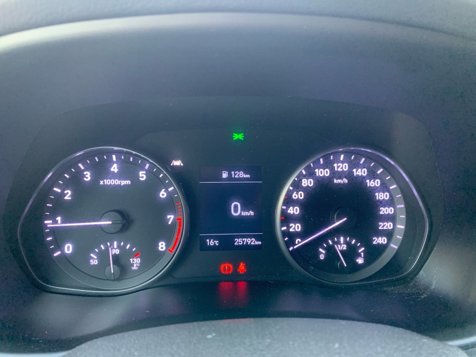 Fahrzeugabbildung Hyundai i30 1.0 T-GDI Edition 30 8x bereift 1Hd