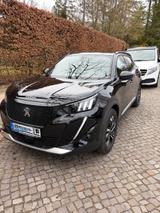 Peugeot 2008 Elektromotor 136 Active Pack 1.Hand Black