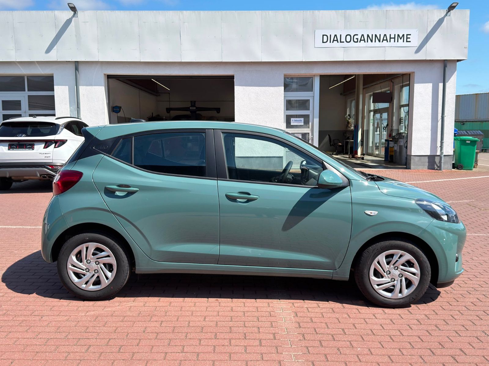 Fahrzeugabbildung Hyundai i10 1.0 Select *Navi*Klima*CarPlay*RFKamera*PDC*