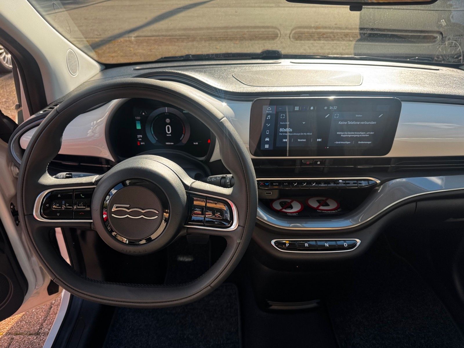 Fahrzeugabbildung Fiat 500e Carplay 118PS Klimaaut.
