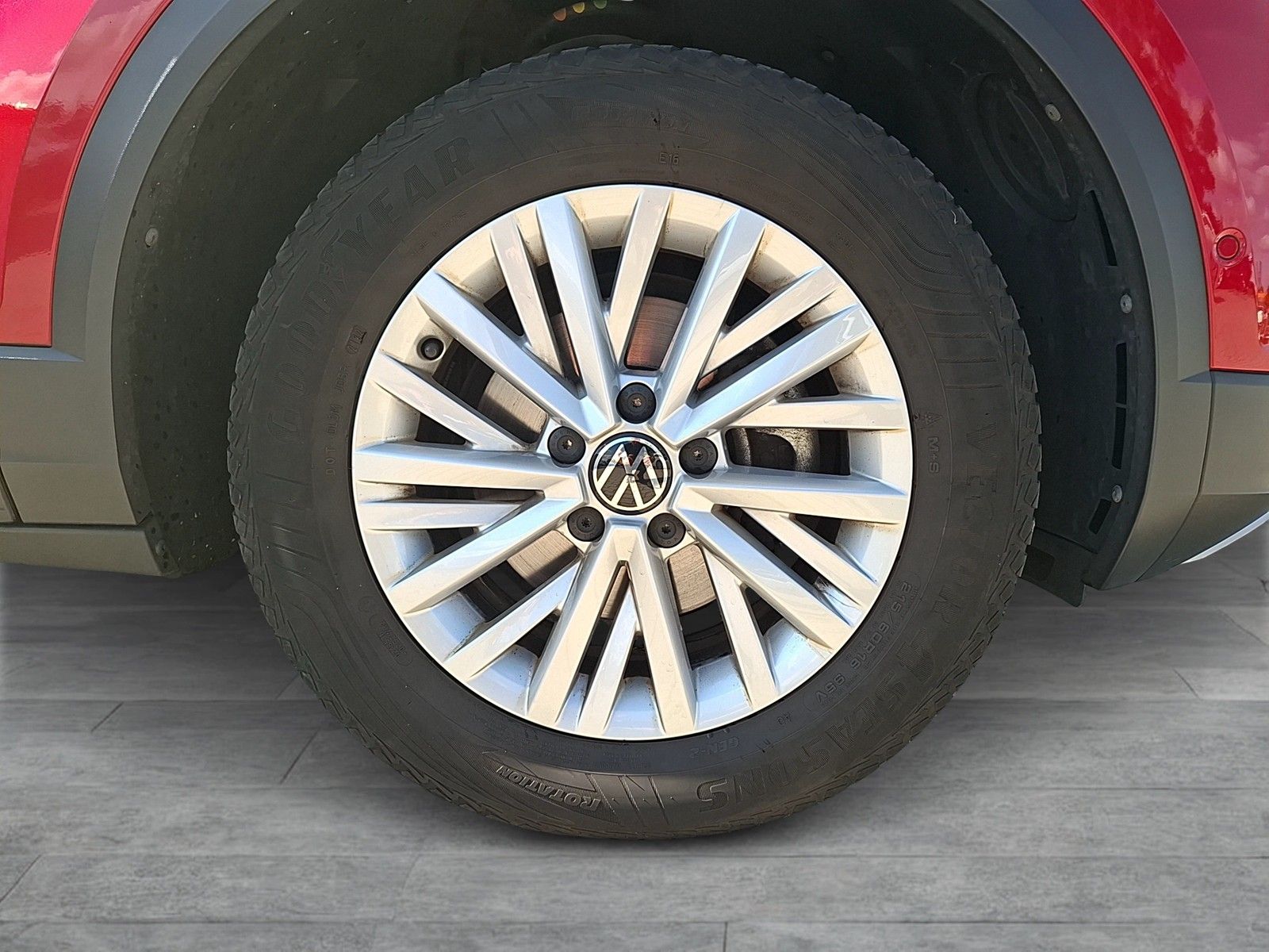 Fahrzeugabbildung Volkswagen T-Roc TSI Life DSG LED AHK Navi AID ACC RFK SH